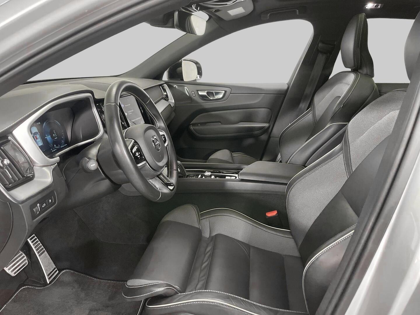 VOLVO XC60 2021