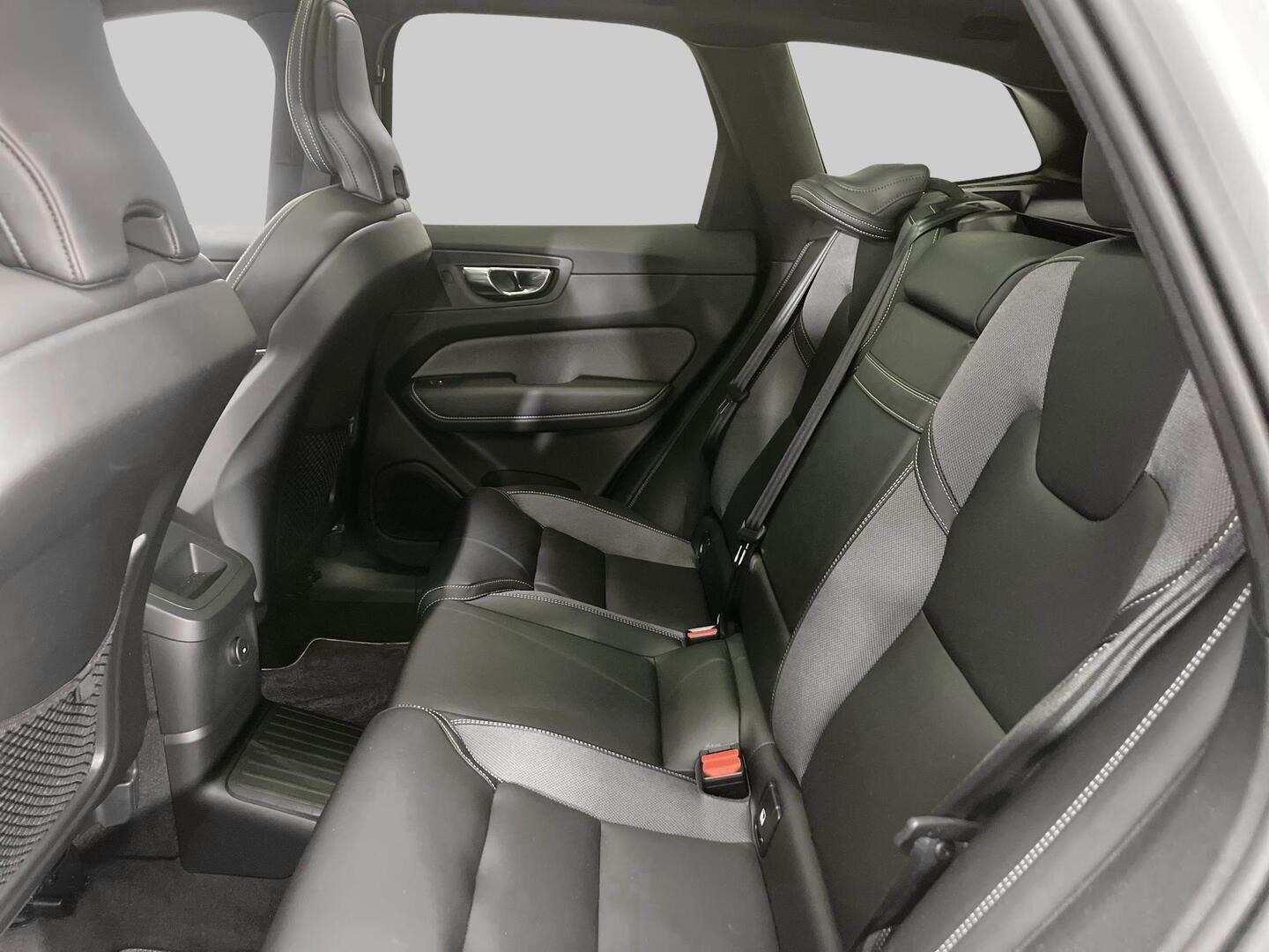 VOLVO XC60 2021