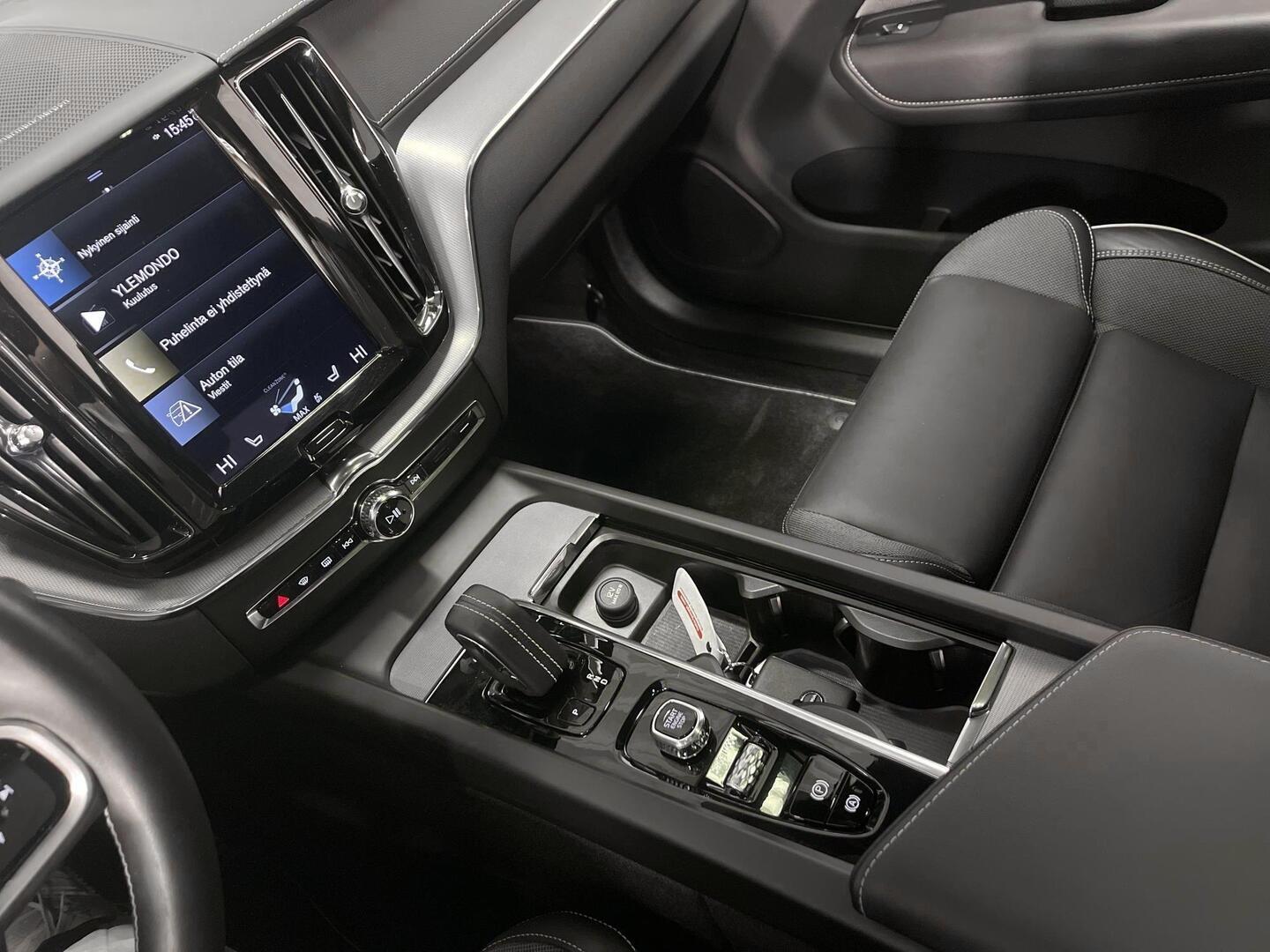 VOLVO XC60 2021