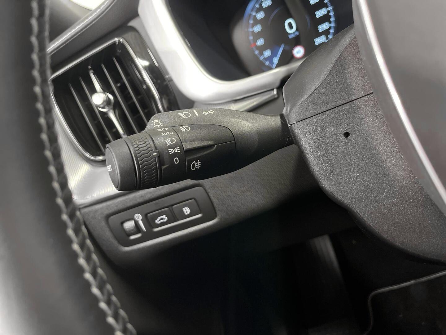 VOLVO XC60 2021