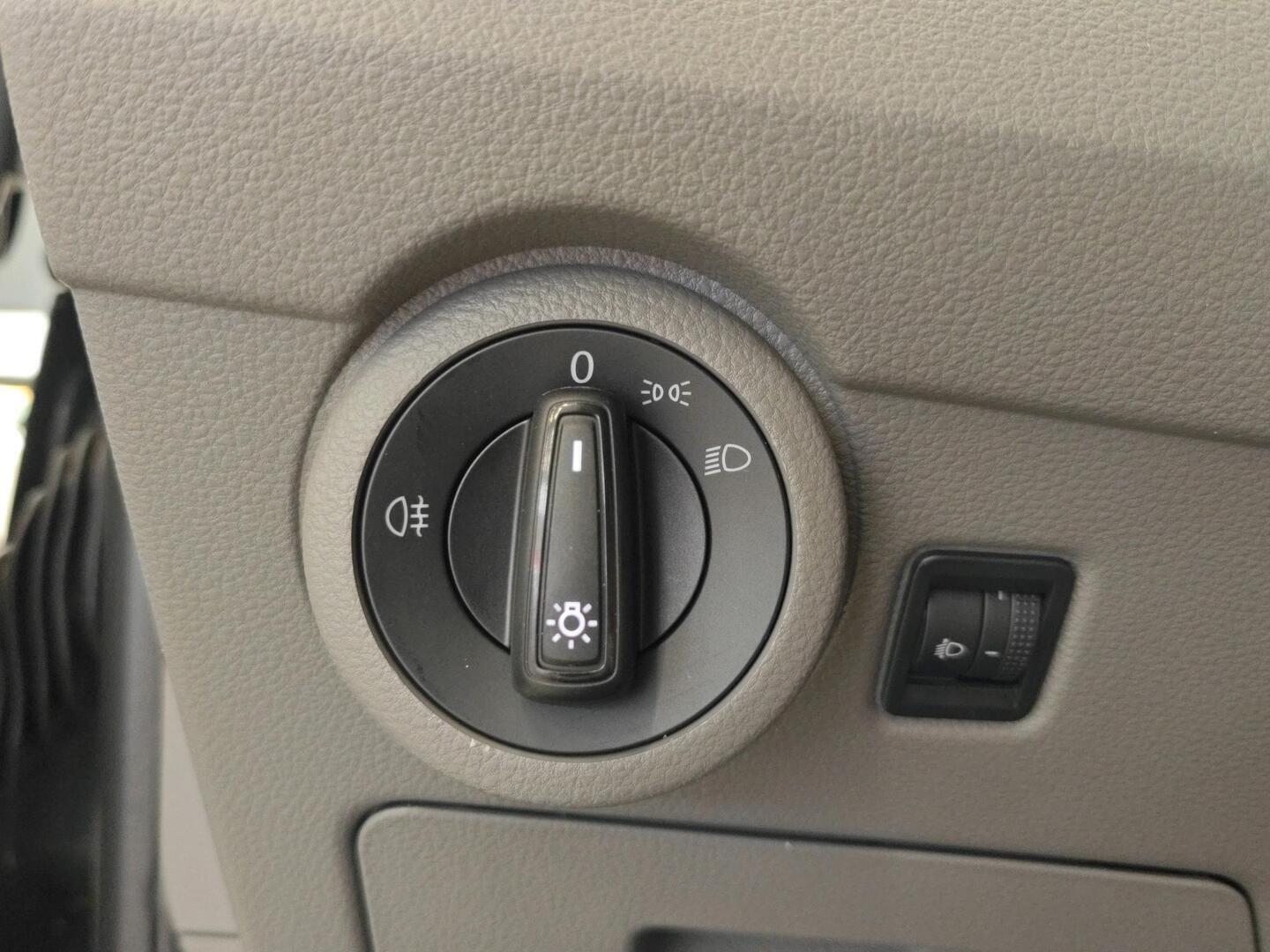 VOLKSWAGEN TRANSPORTER 2023