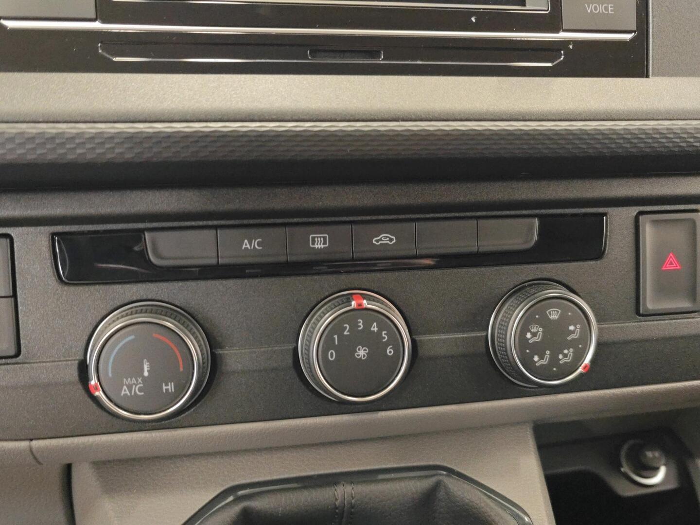 VOLKSWAGEN TRANSPORTER 2023