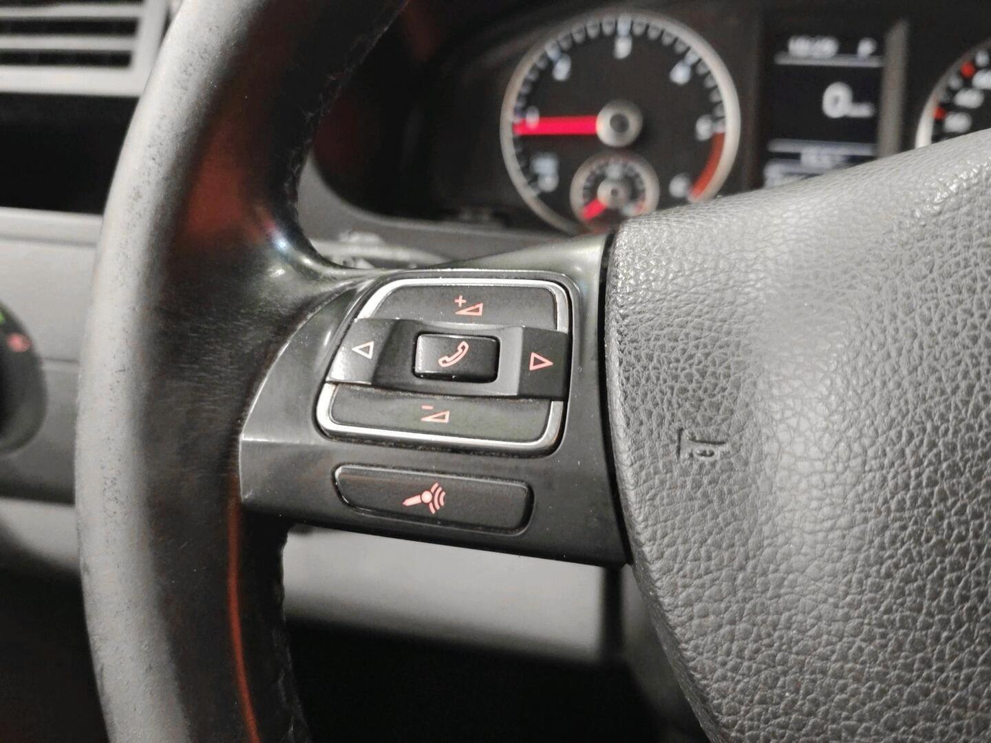 VOLKSWAGEN Transporter 2015