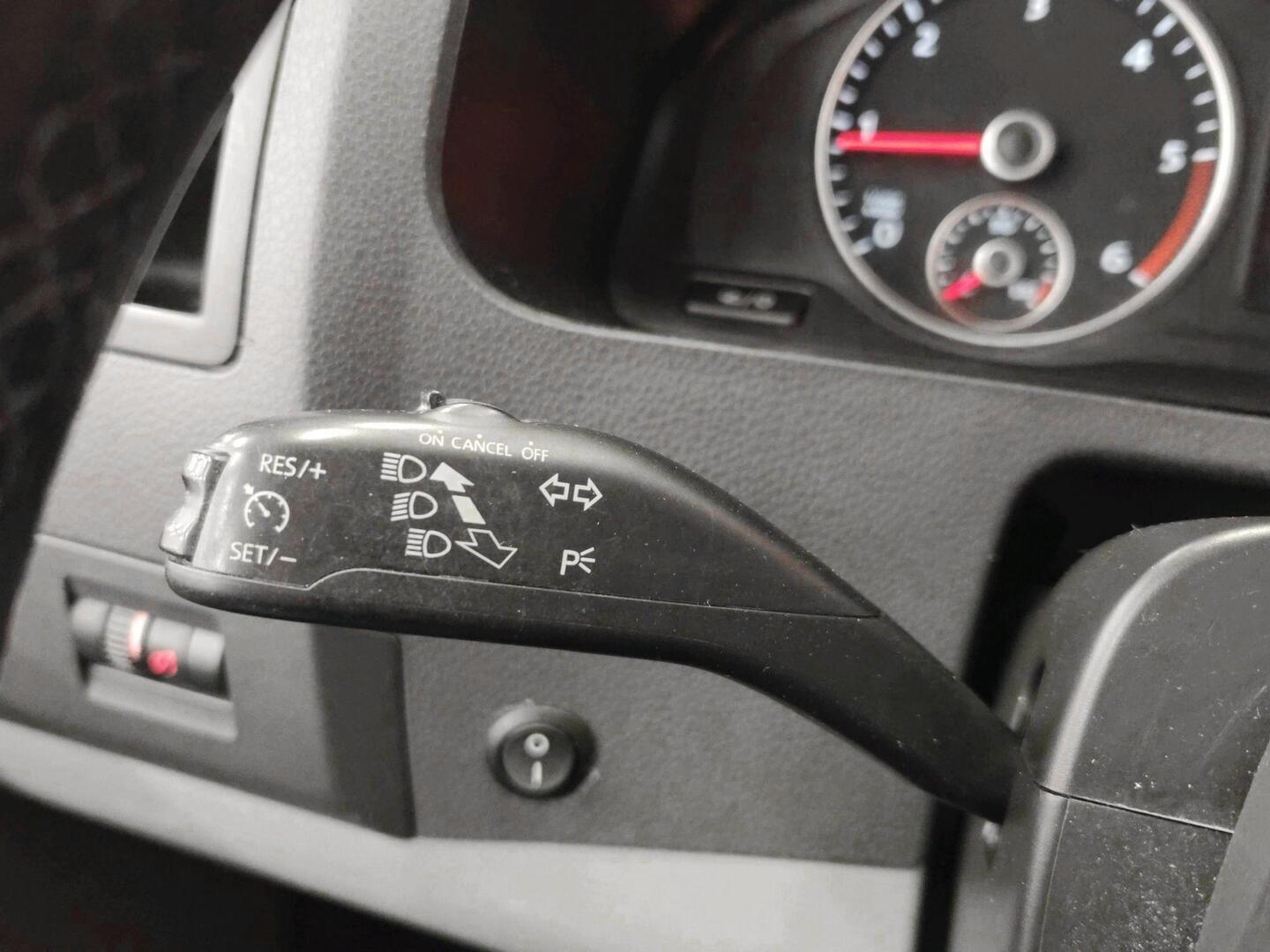 VOLKSWAGEN Transporter 2015