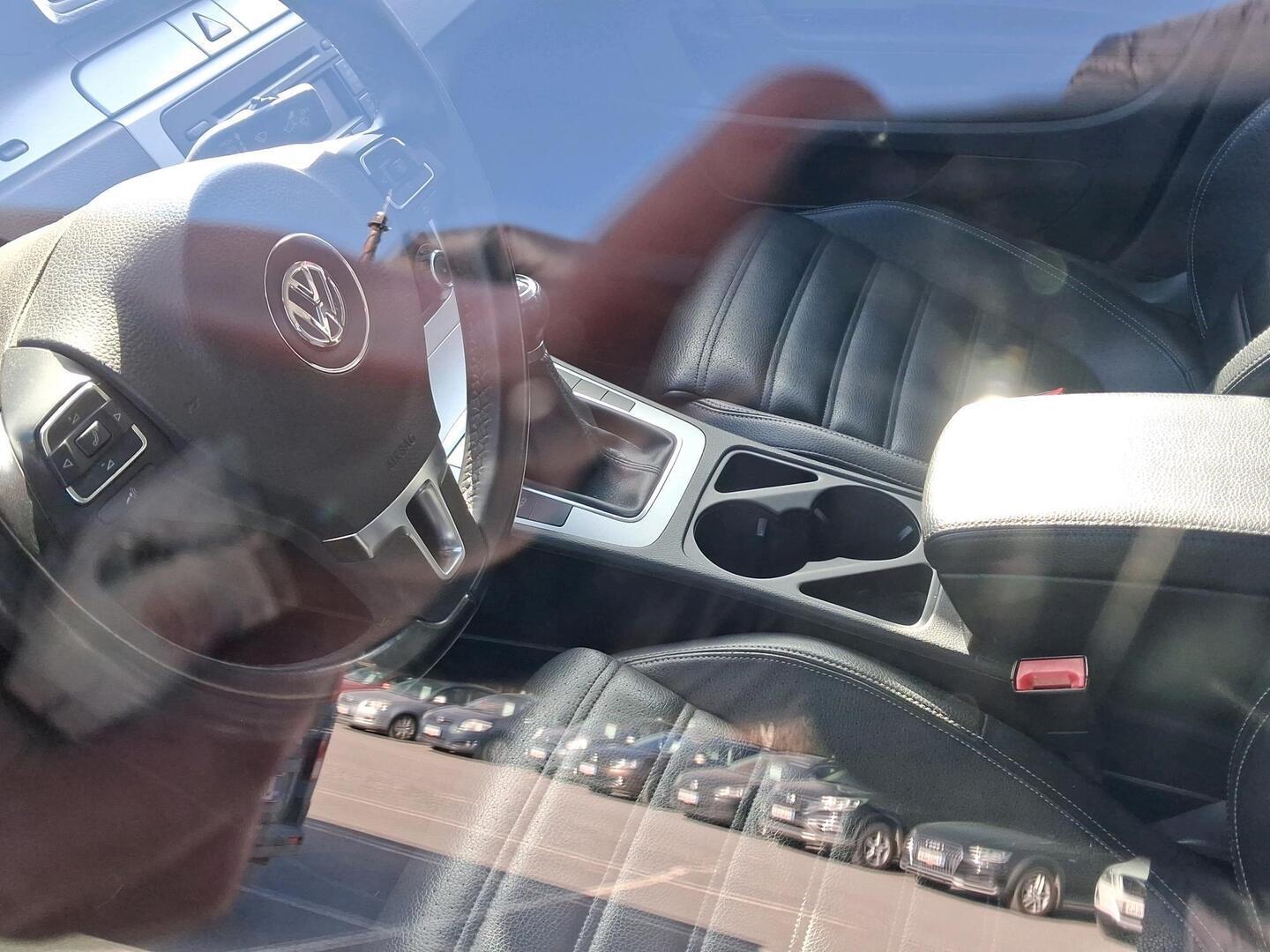 VOLKSWAGEN Passat CC 2009