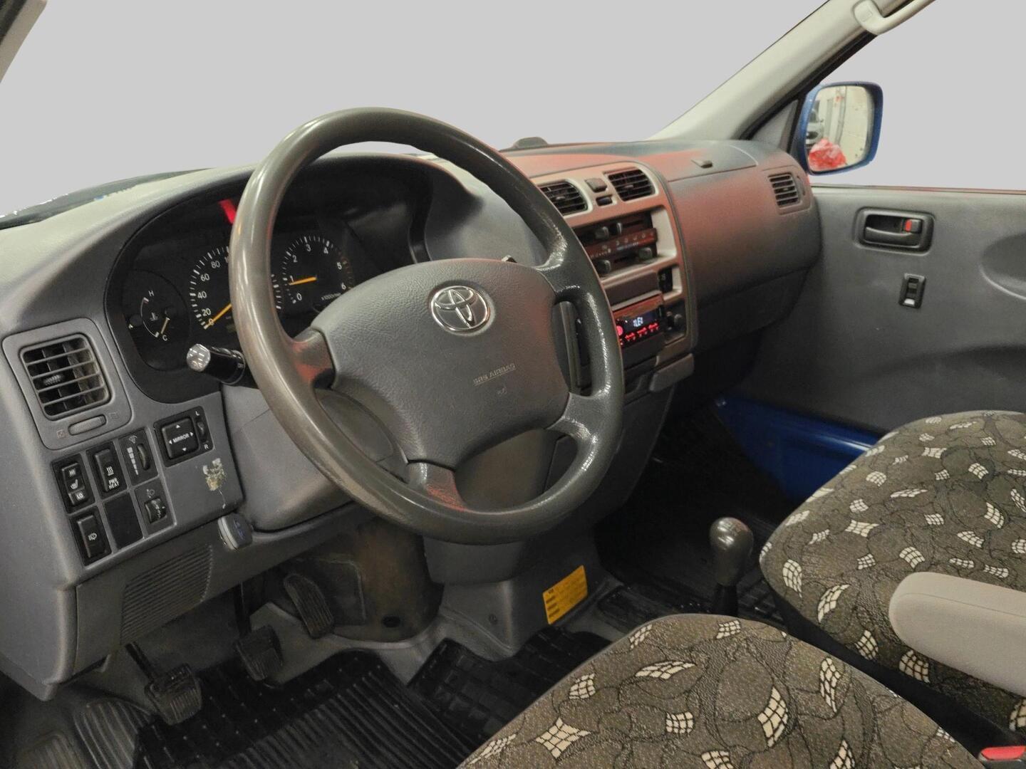TOYOTA Hiace 2007