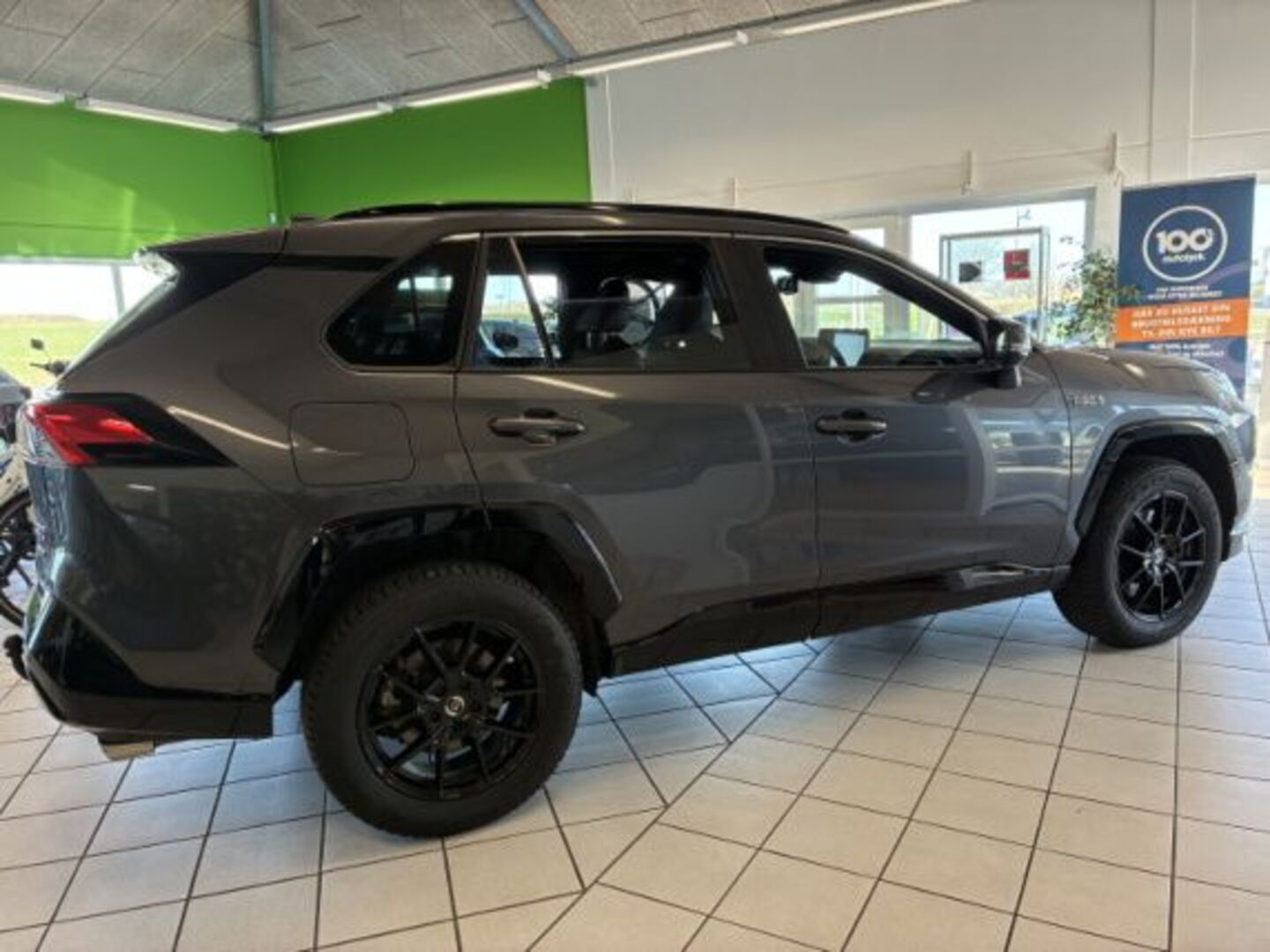 TOYOTA RAV4 PLUG-IN 2024