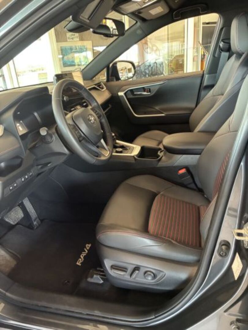 TOYOTA RAV4 PLUG-IN 2024