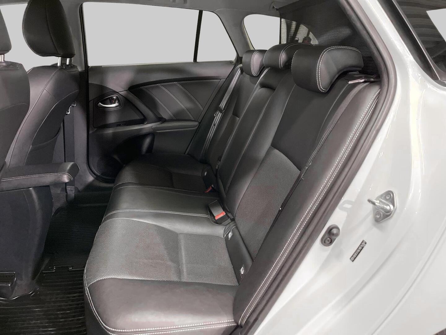 TOYOTA Avensis 2017