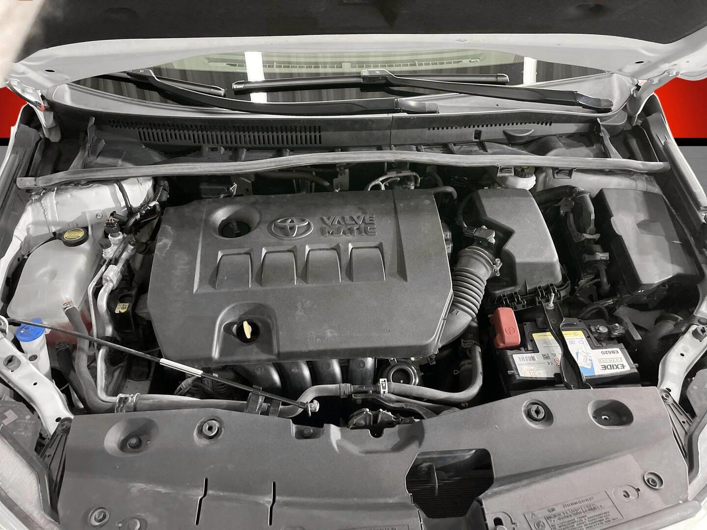 TOYOTA Avensis 2017