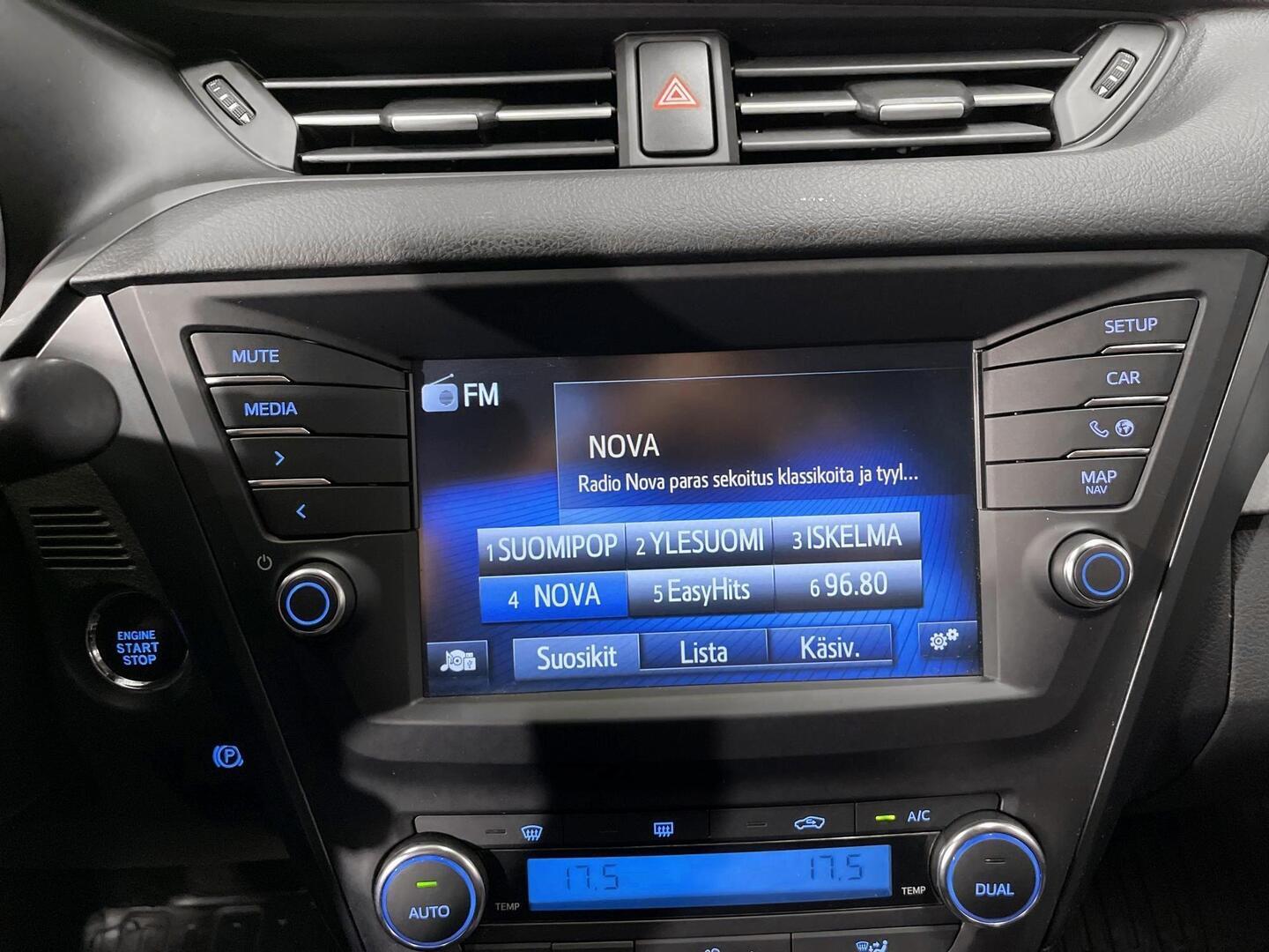 TOYOTA Avensis 2017
