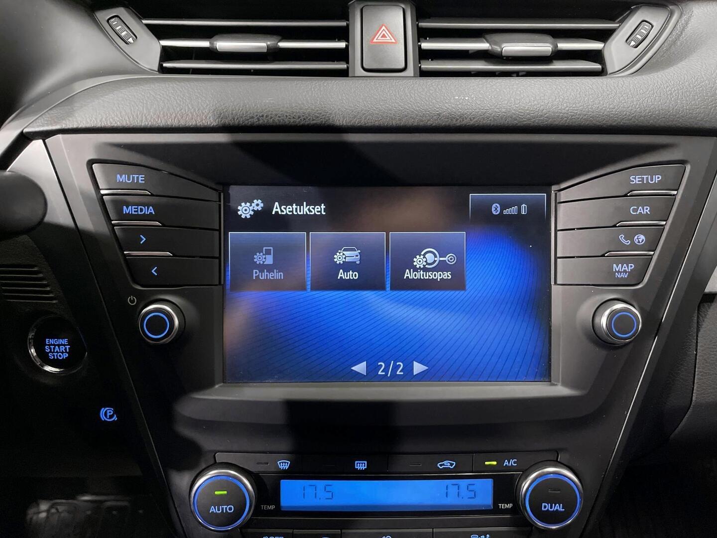 TOYOTA Avensis 2017