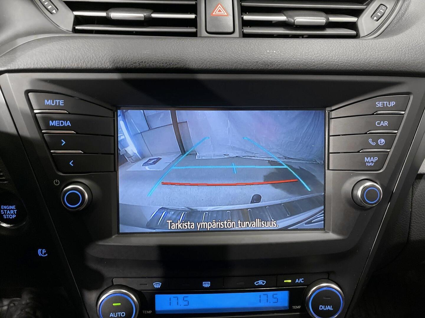 TOYOTA Avensis 2017