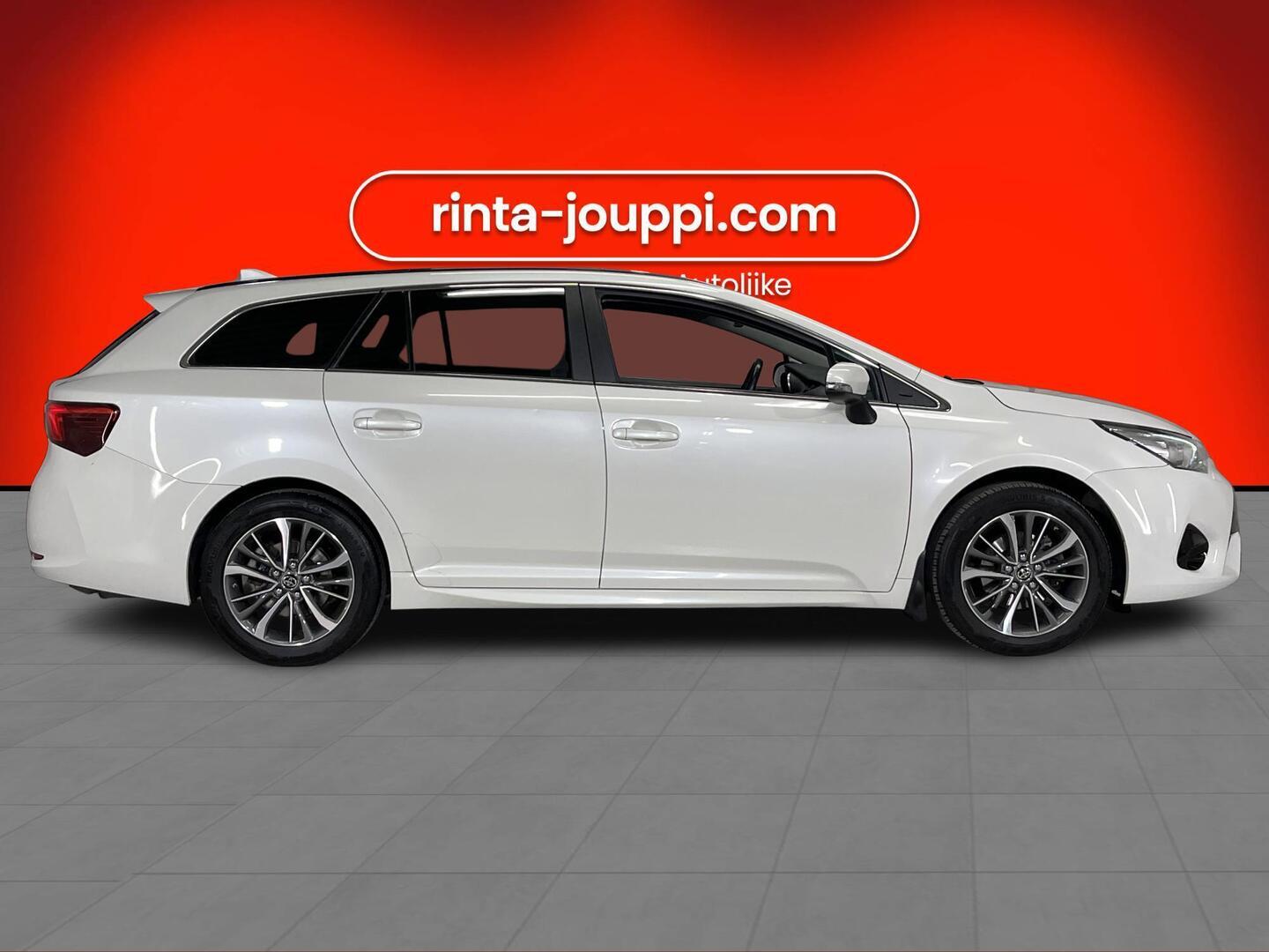 TOYOTA Avensis 2017