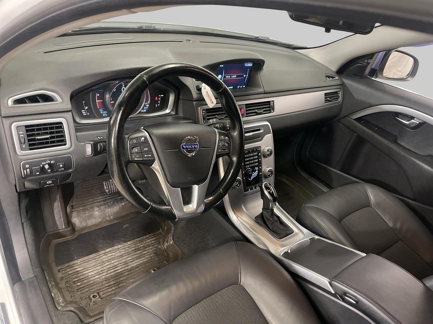 VOLVO V70 2014