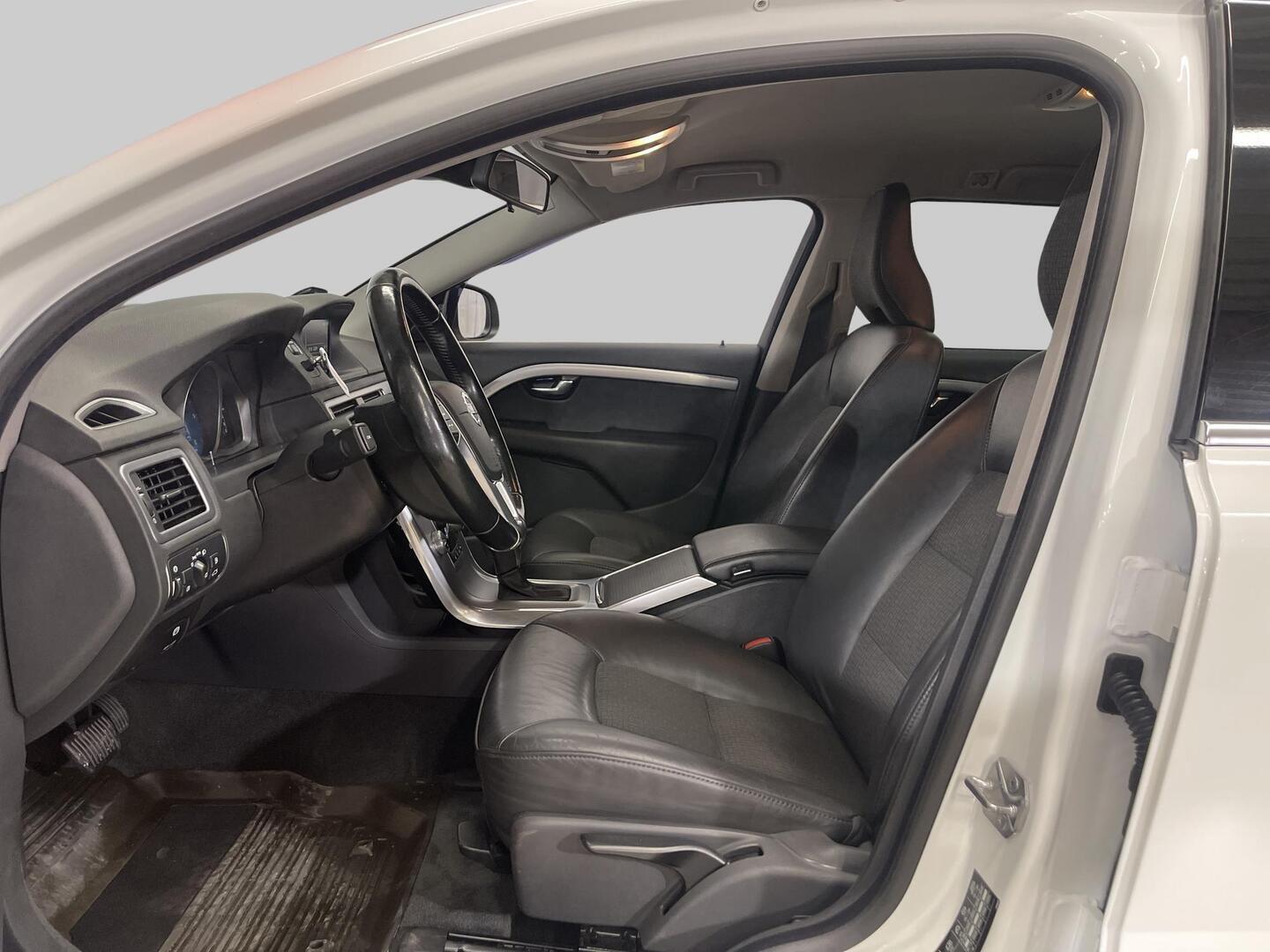 VOLVO V70 2014
