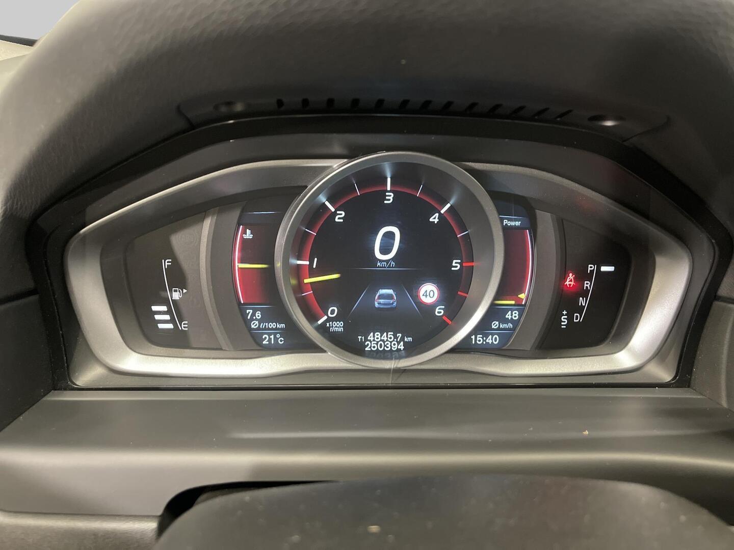 VOLVO V70 2014