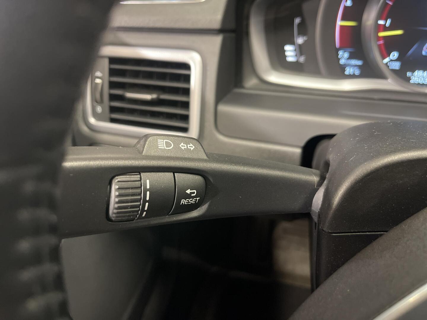 VOLVO V70 2014