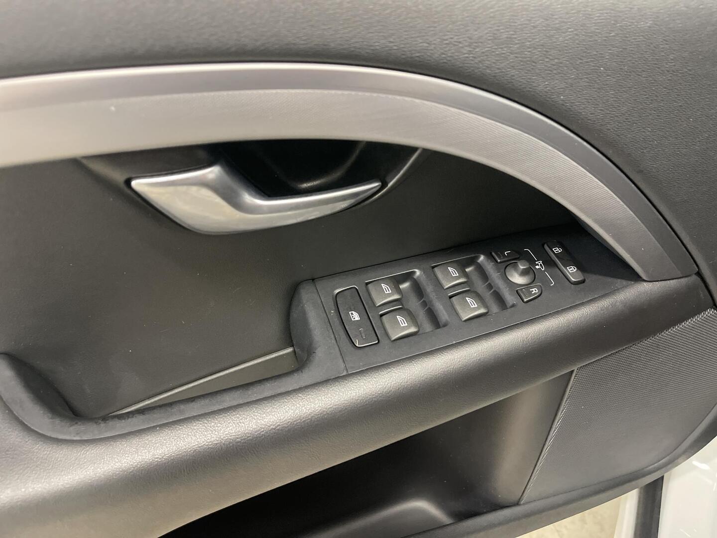 VOLVO V70 2014