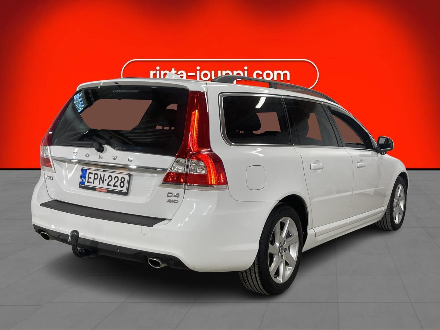 VOLVO V70 2014