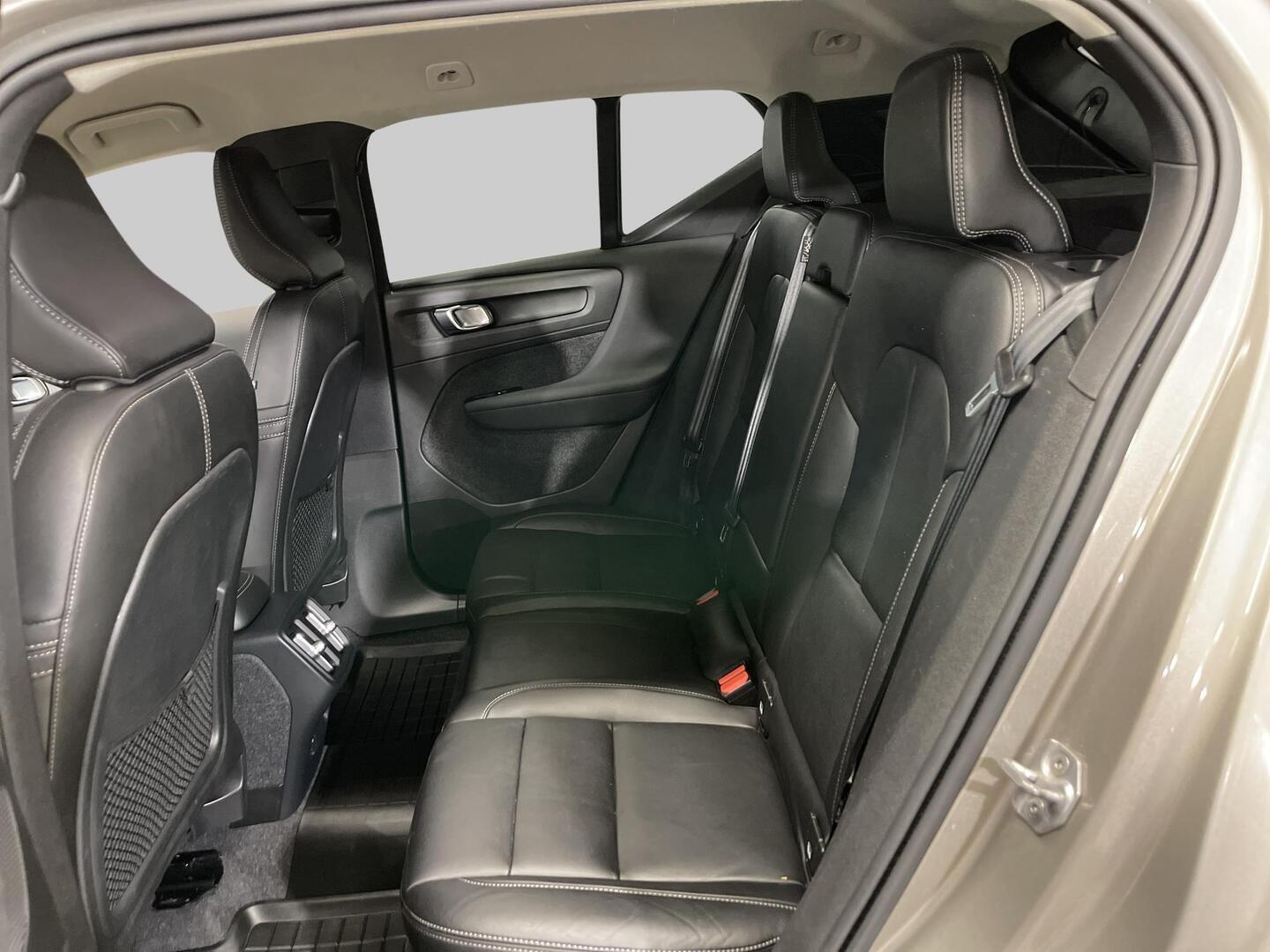 VOLVO XC40 2021