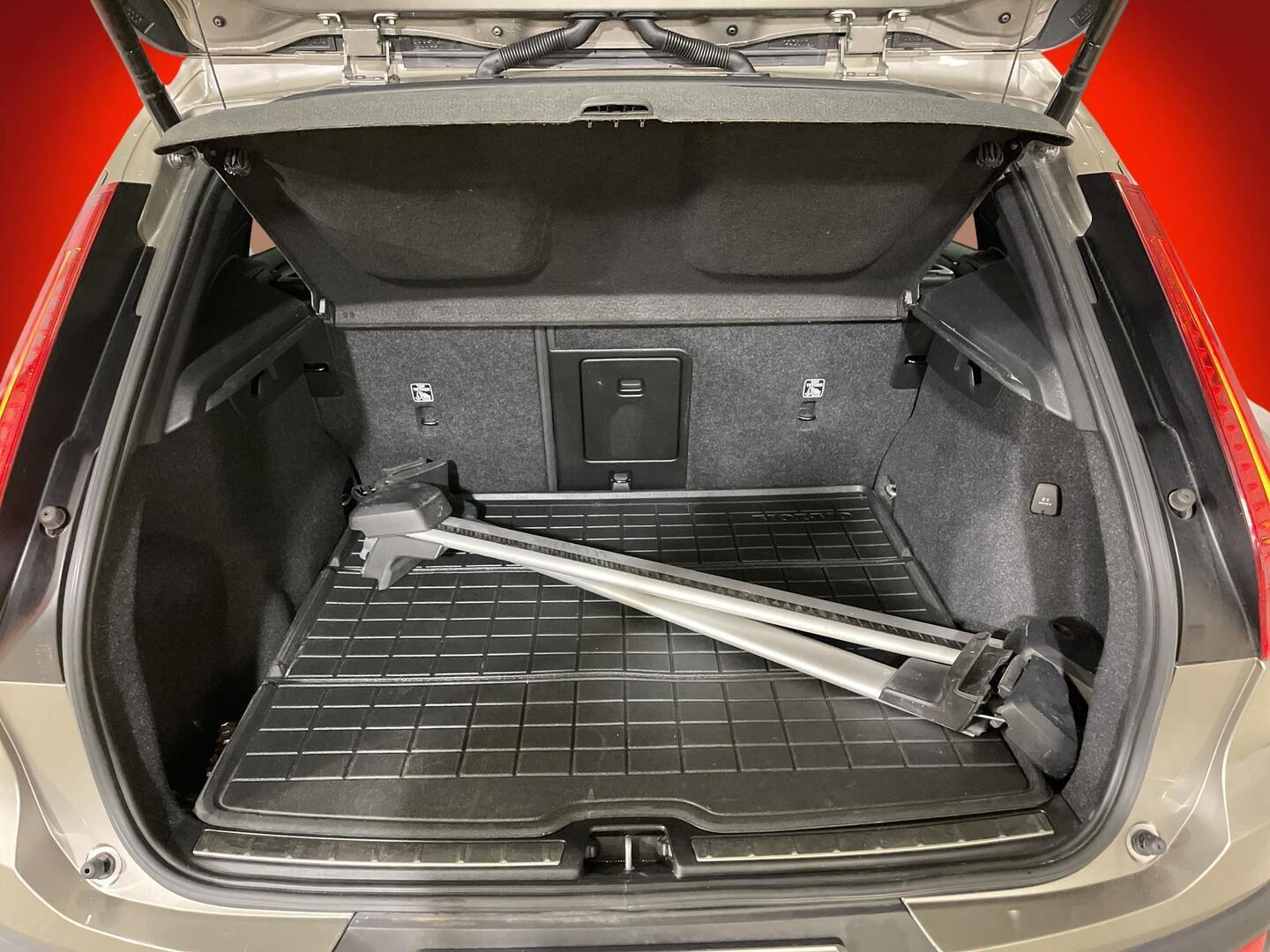 VOLVO XC40 2021
