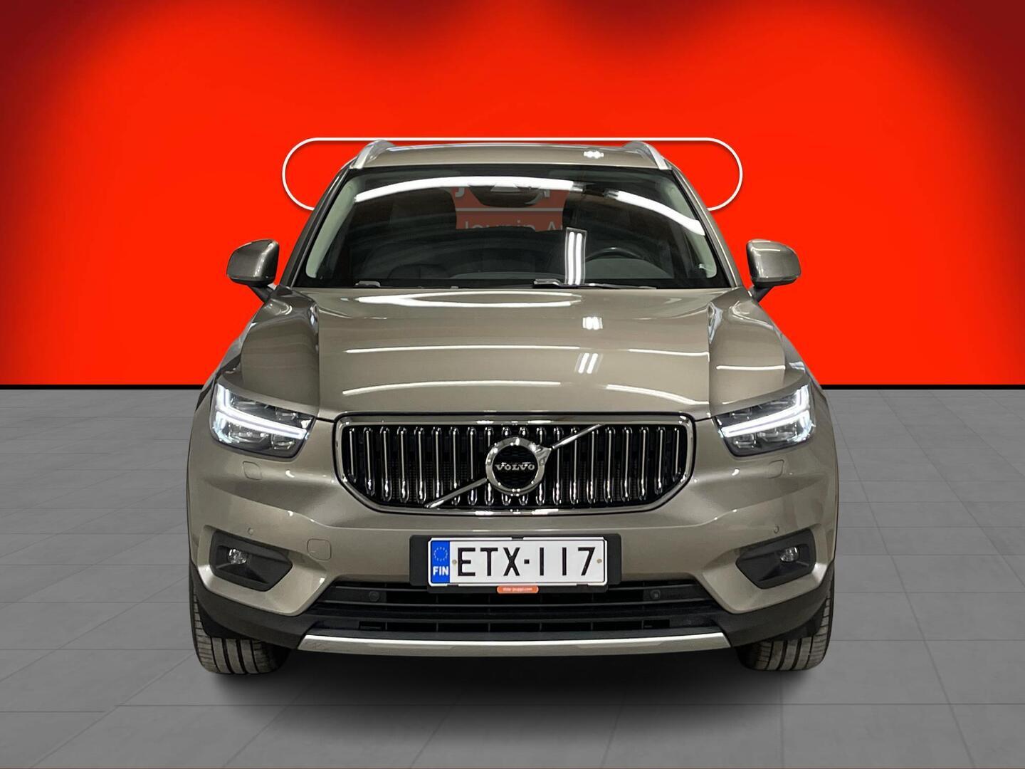 VOLVO XC40 2021