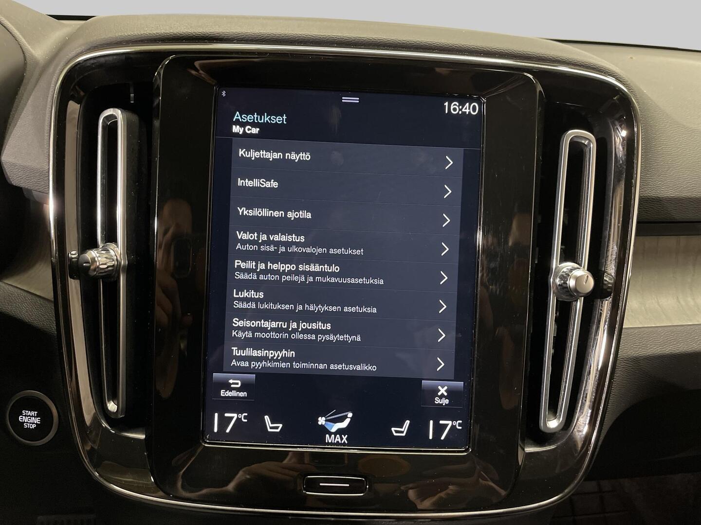 VOLVO XC40 2021