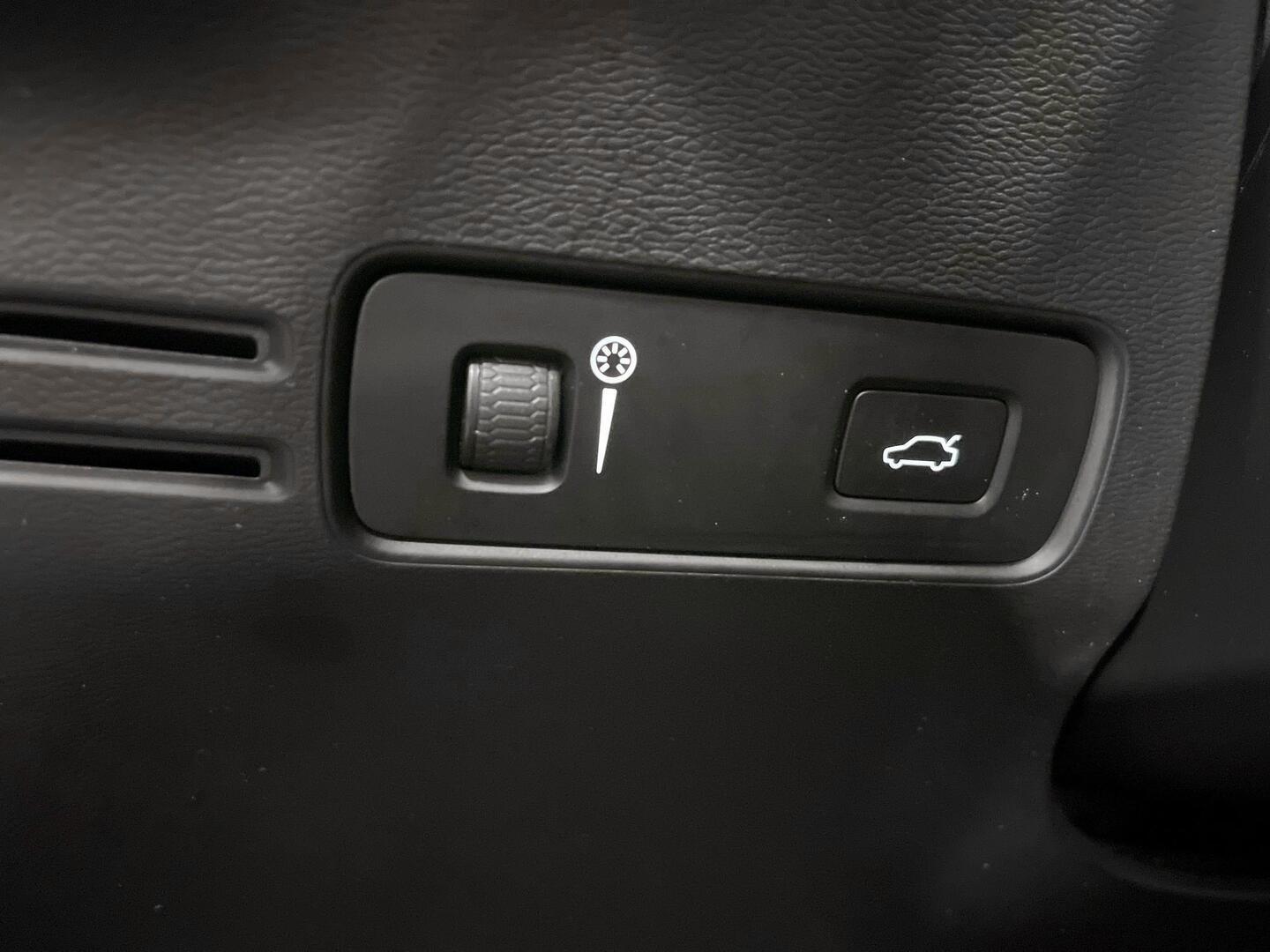VOLVO XC40 2021