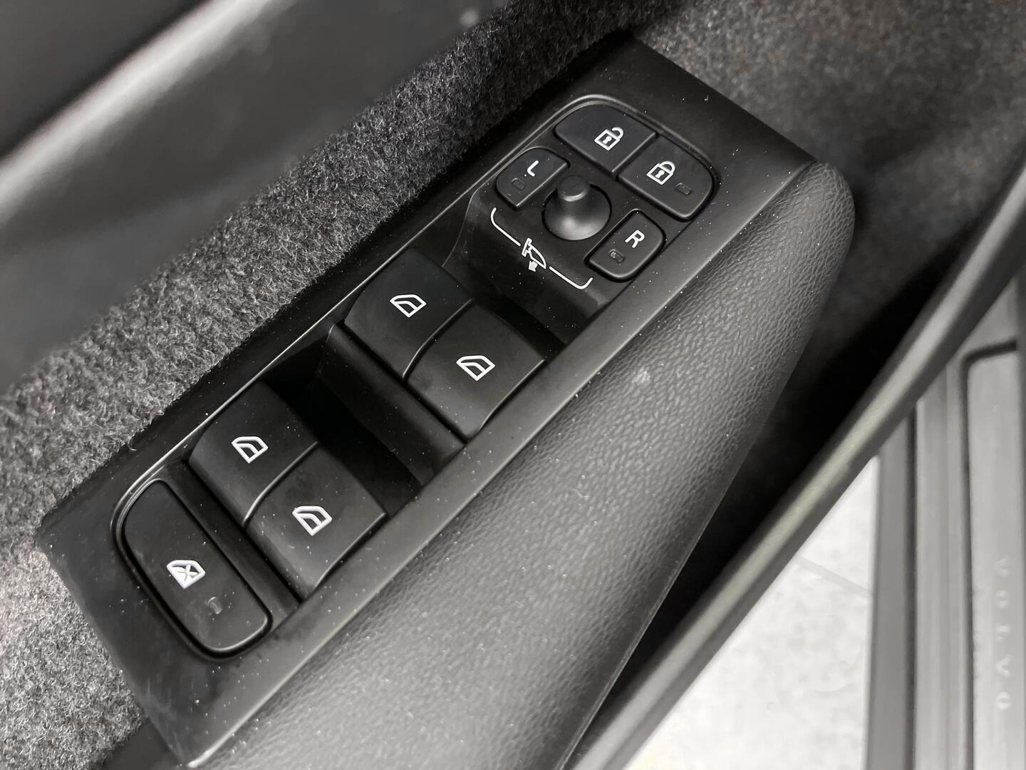 VOLVO XC40 2021