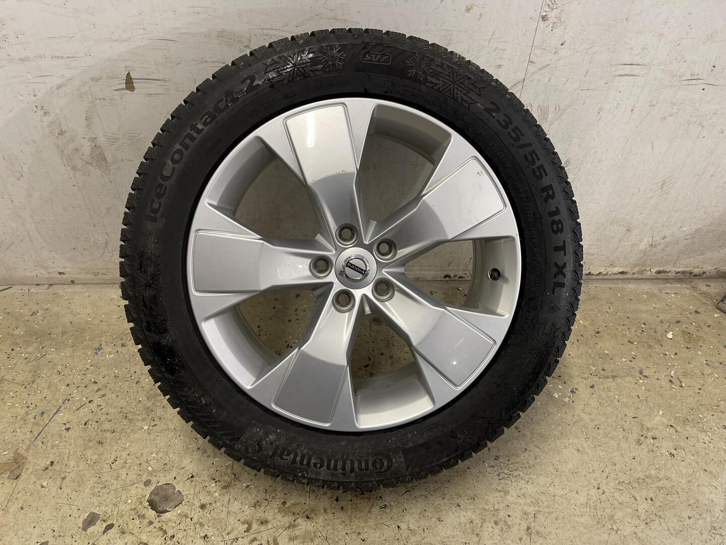 VOLVO XC40 2021