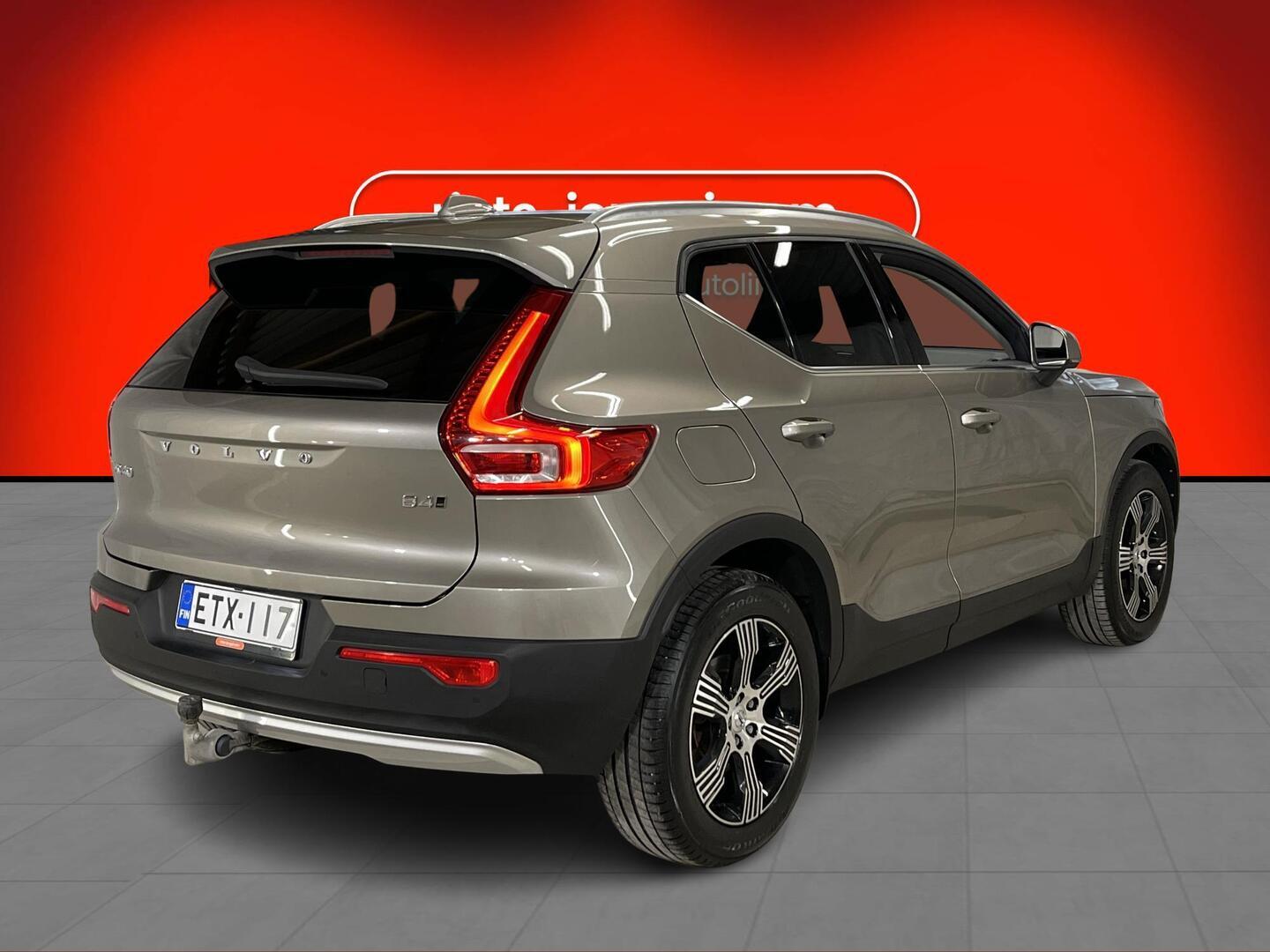 VOLVO XC40 2021