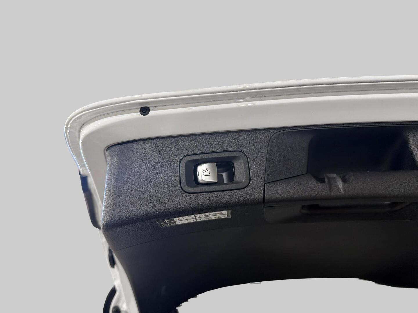 MERCEDES-BENZ C 2020