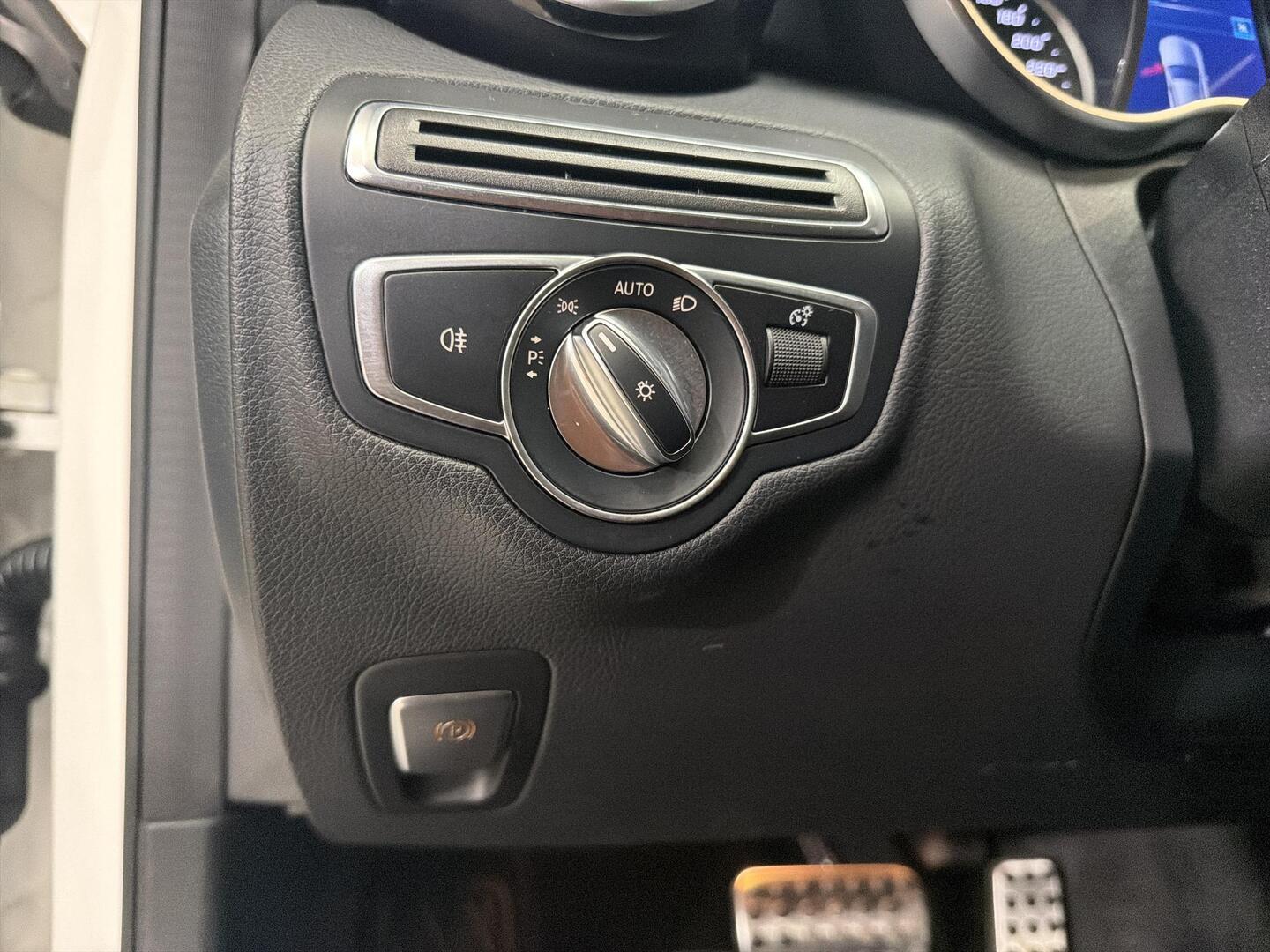 MERCEDES-BENZ C 2020