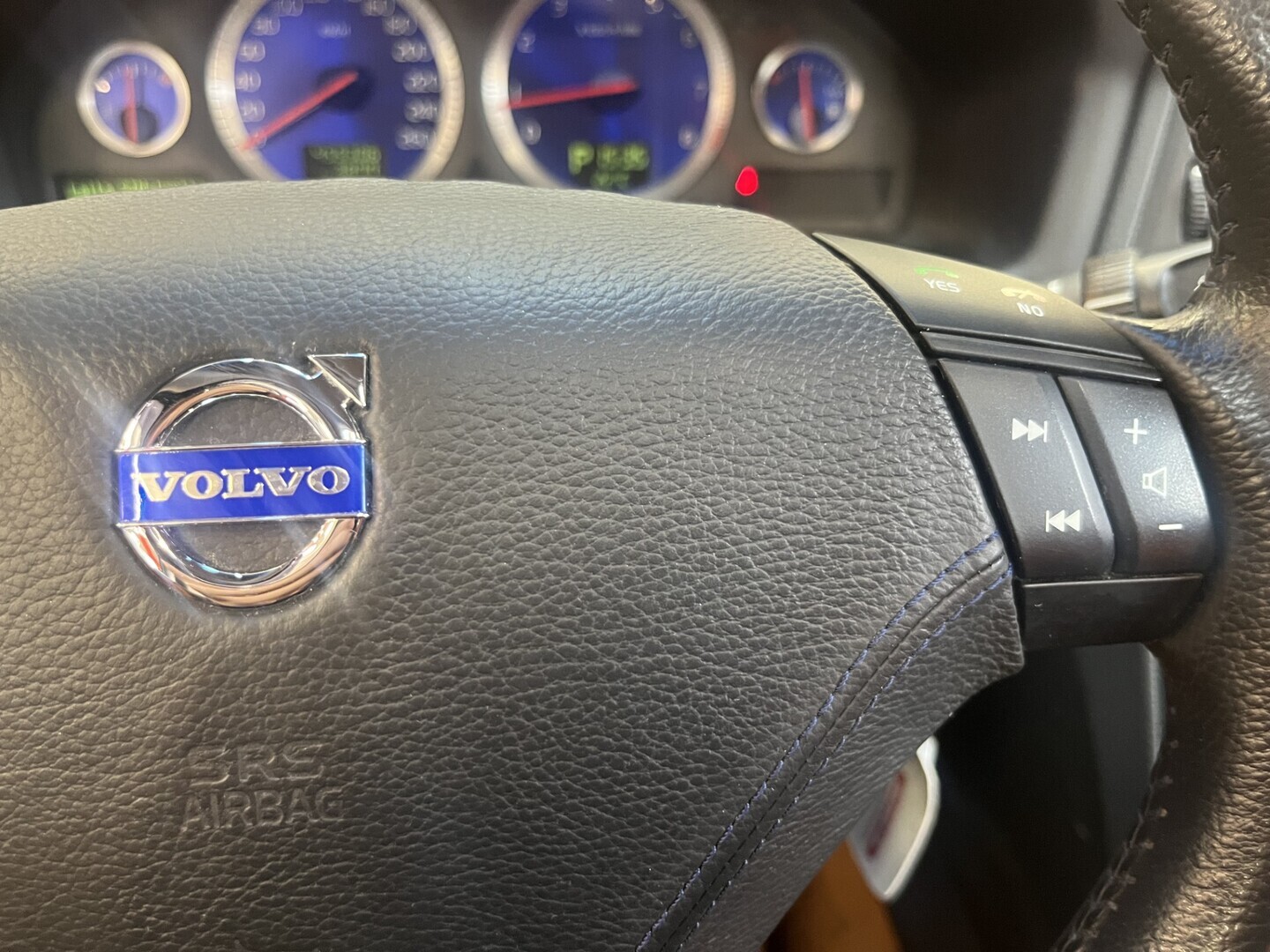 VOLVO S60 2004