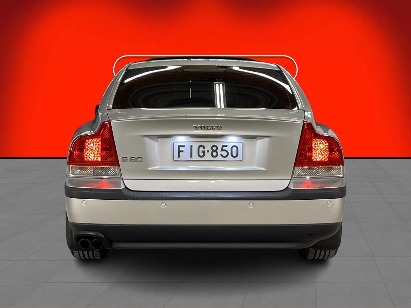 VOLVO S60 2004