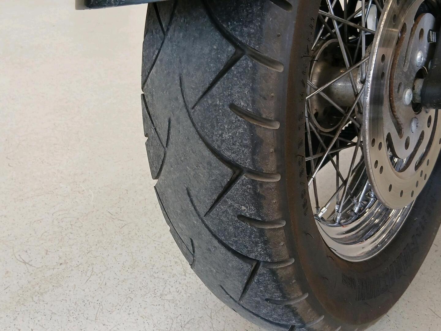 HARLEY-DAVIDSON DYNA 2005