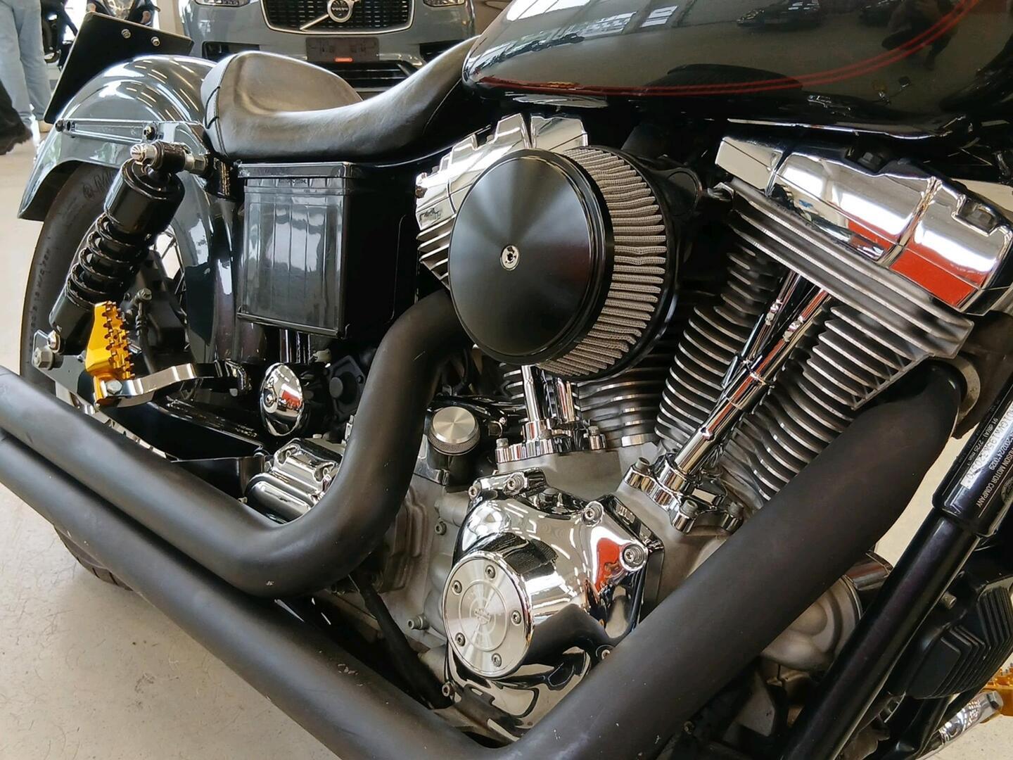HARLEY-DAVIDSON DYNA 2005