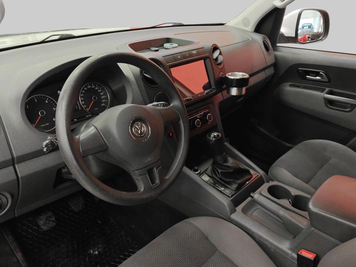 VOLKSWAGEN Amarok 2012