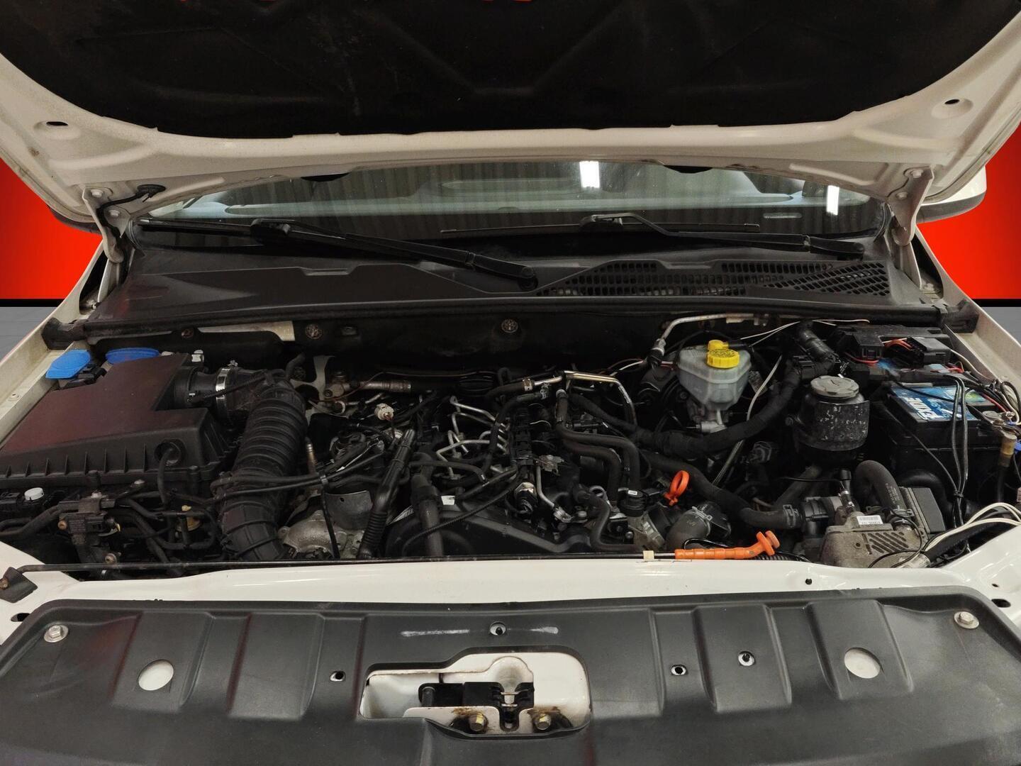 VOLKSWAGEN Amarok 2012