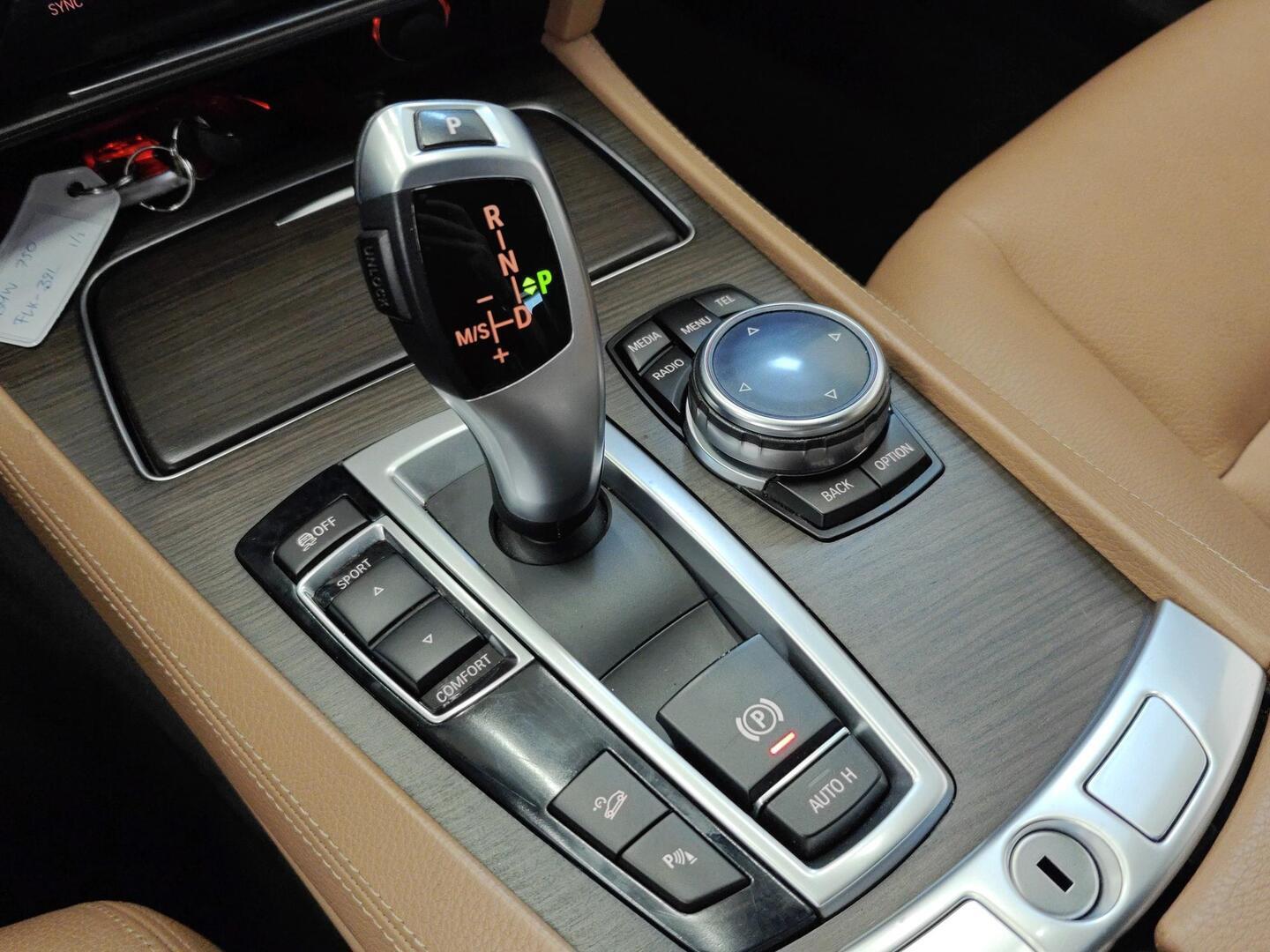 BMW 750 2014