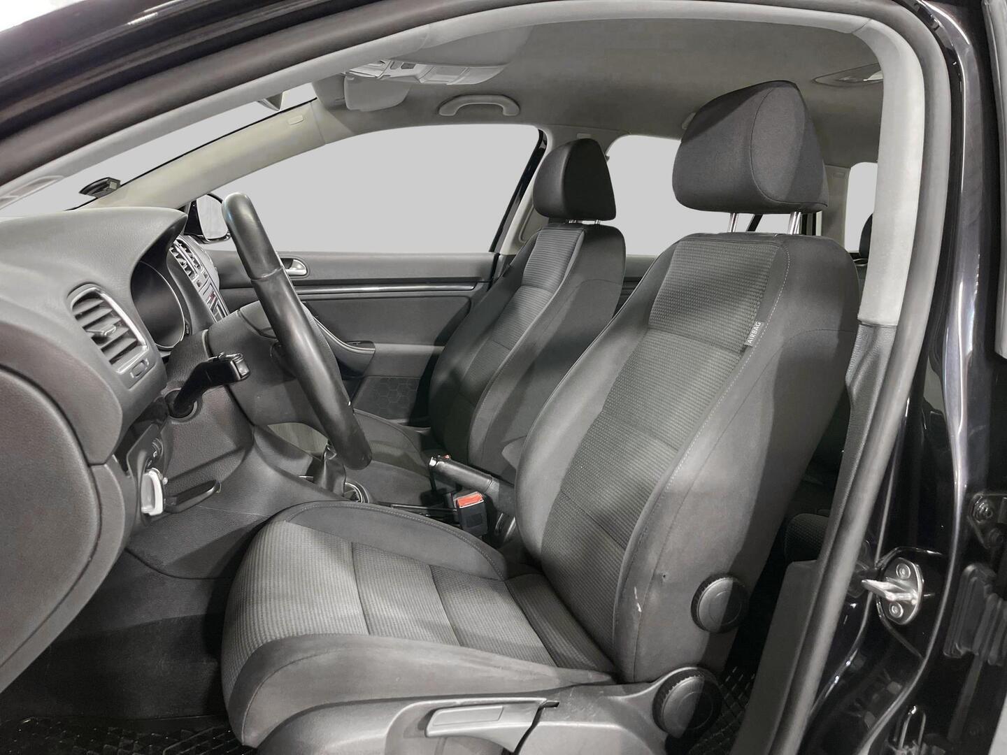 VOLKSWAGEN GOLF 2011
