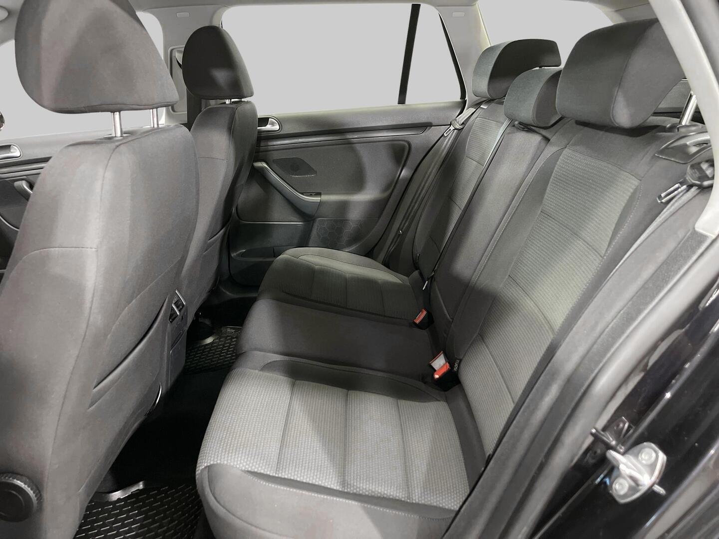 VOLKSWAGEN GOLF 2011