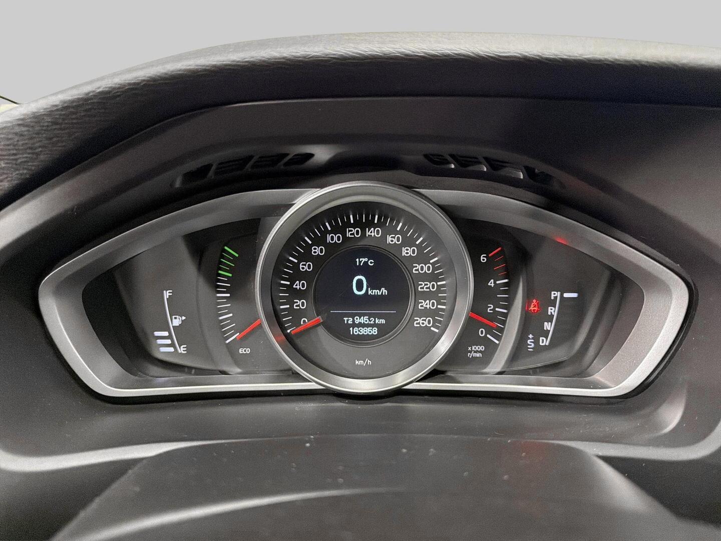 VOLVO V40 2018