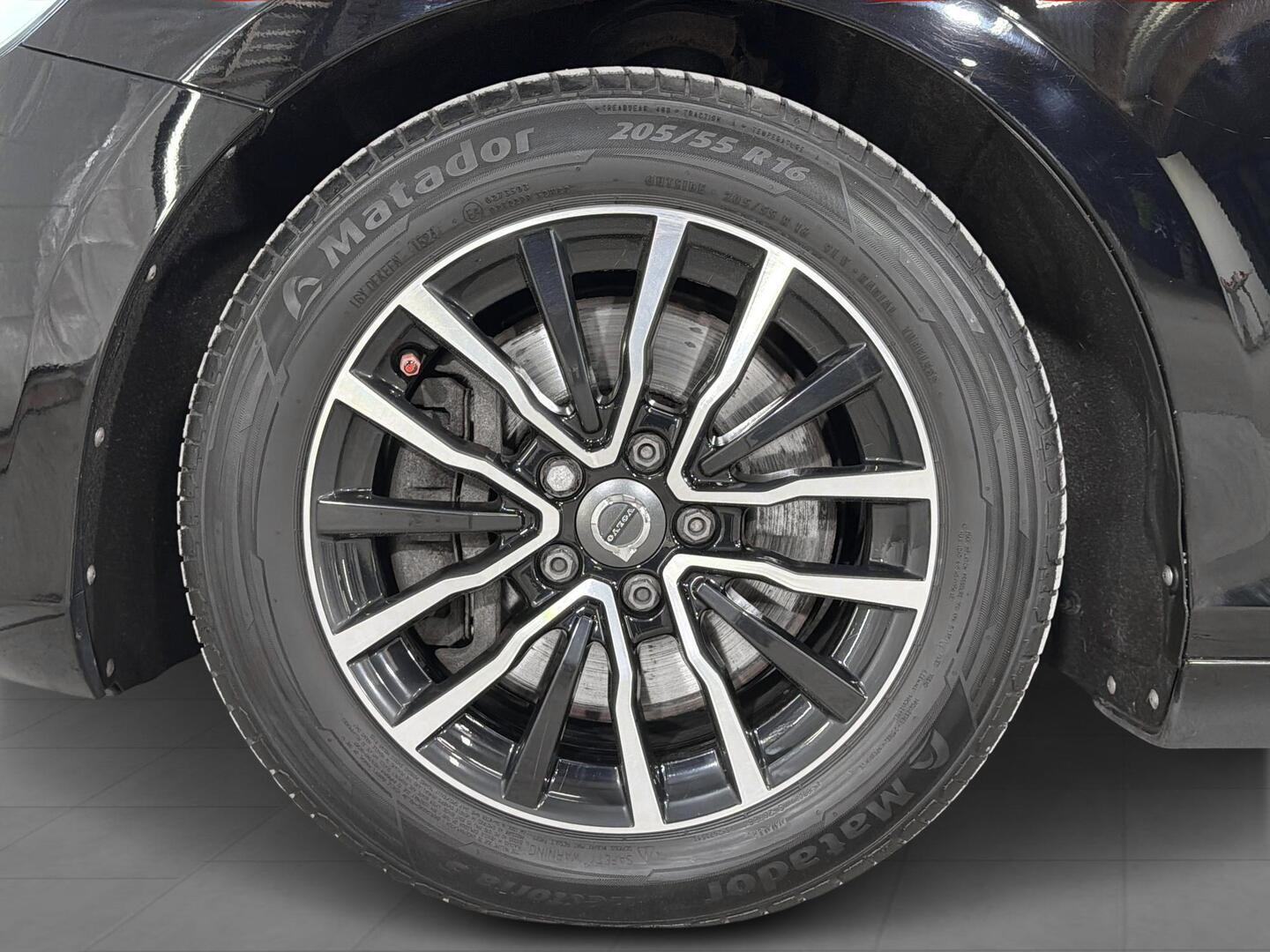 VOLVO V40 2018
