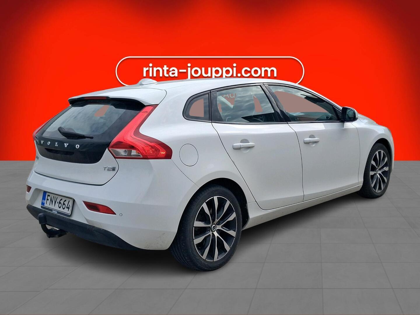 VOLVO V40 2019