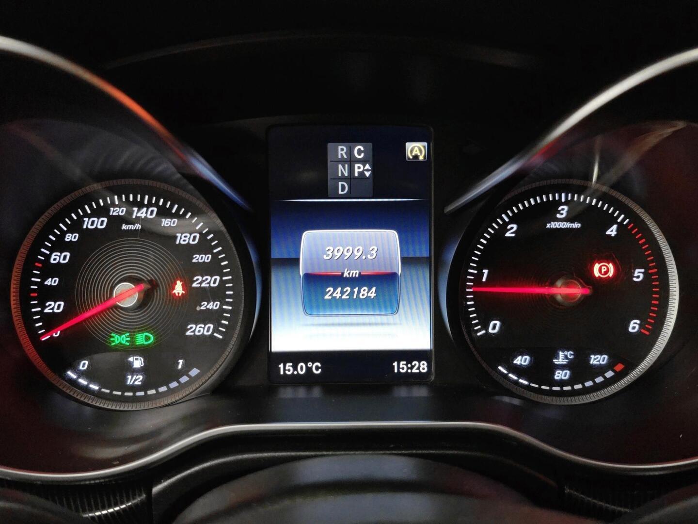 MERCEDES-BENZ V 2016