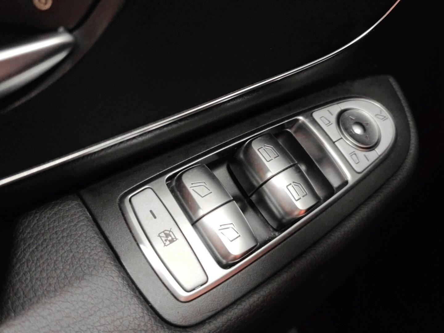 MERCEDES-BENZ V 2016