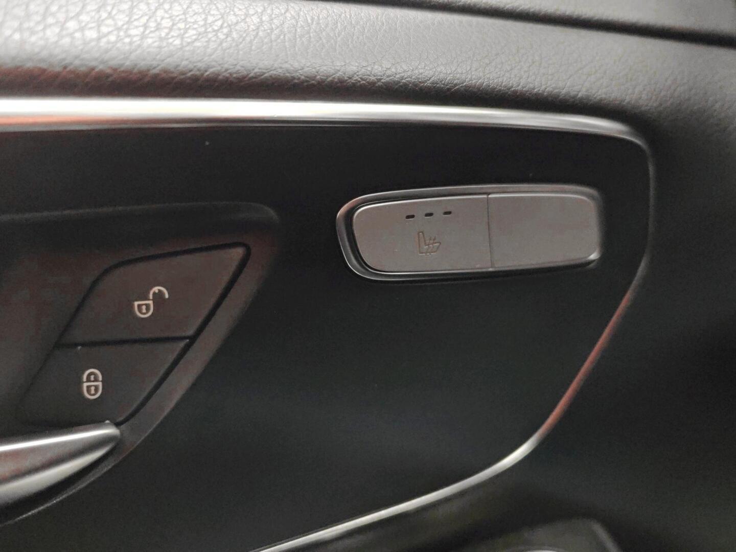 MERCEDES-BENZ V 2016