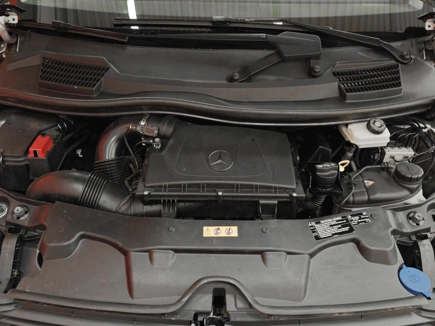 MERCEDES-BENZ V 2016